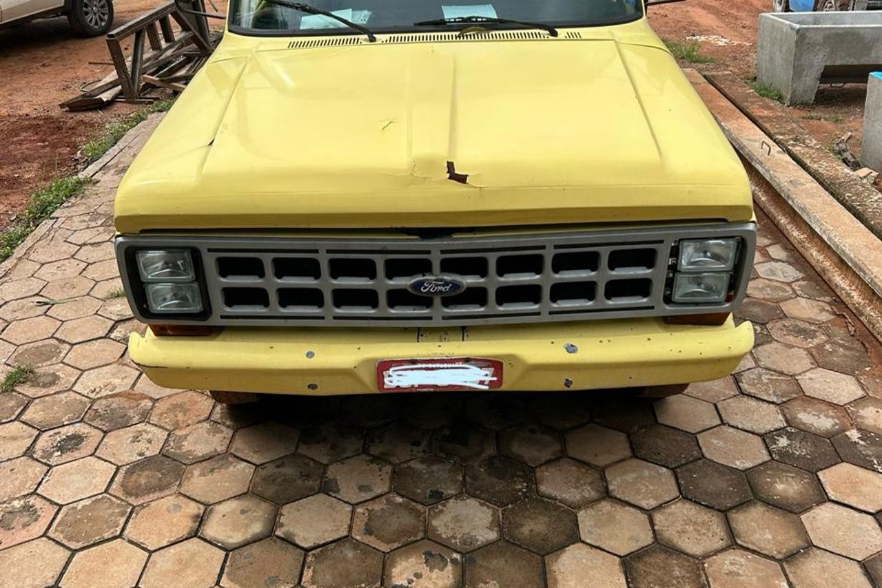 Ford F4000 - 81/81 6
