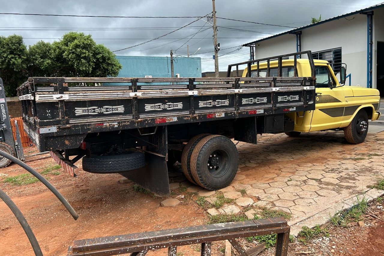 Ford F4000 - 81/81 8