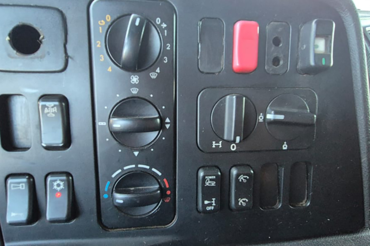 Mercedes Benz Axor 2544 - 20/20 4