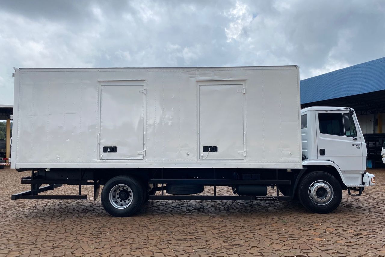 Mercedes Benz MB 1718 - 11/12 6