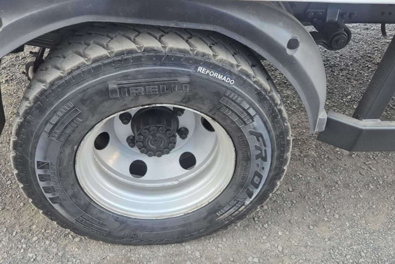 Volkswagen 8 160 - 14/15 15