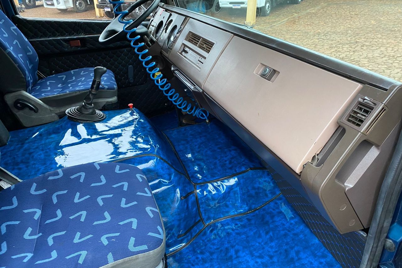 Mercedes Benz MB 1721 - 92/93 19