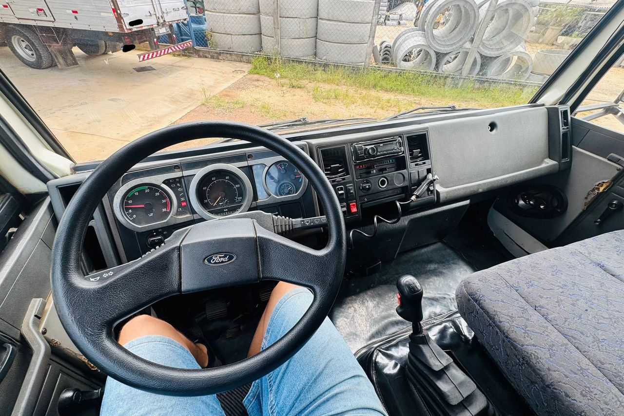 Ford Cargo1517 - 08/08 12