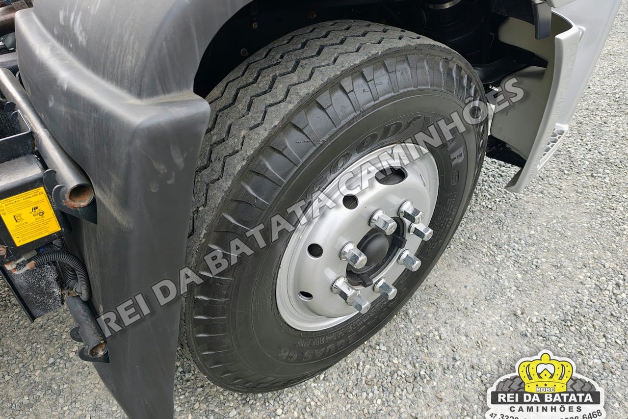 Ford Cargo1319 - 13/13 17