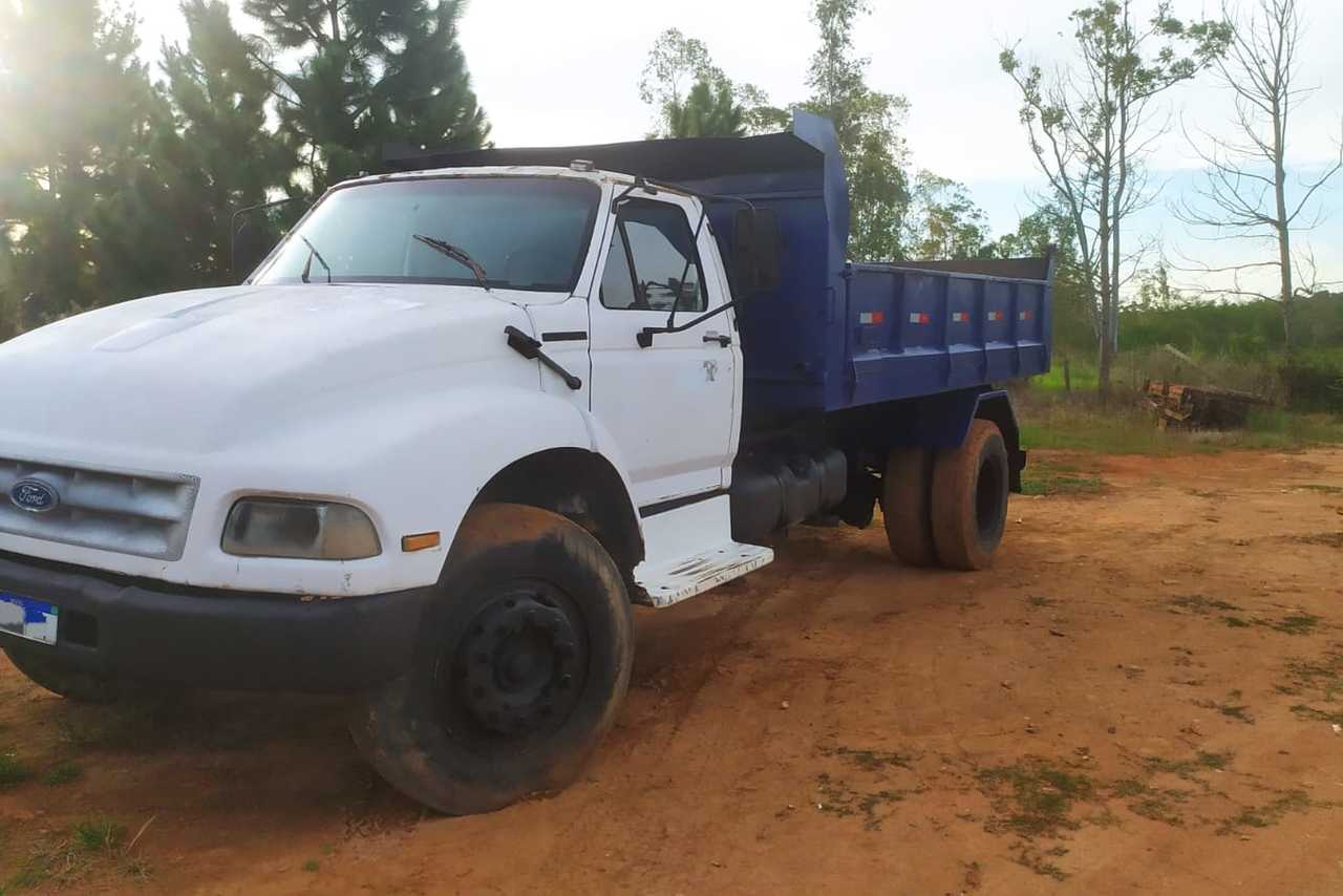 Ford F14000 - 94/94 2