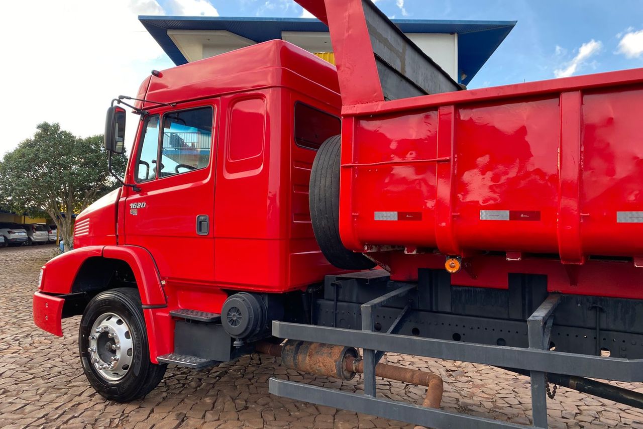 Mercedes Benz MB 1620 - 04/05 3