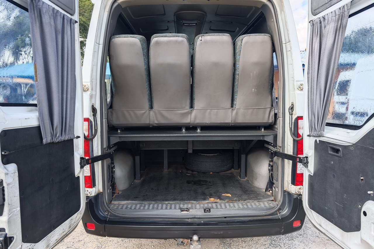 Renault Master Minibus - 14/15 7
