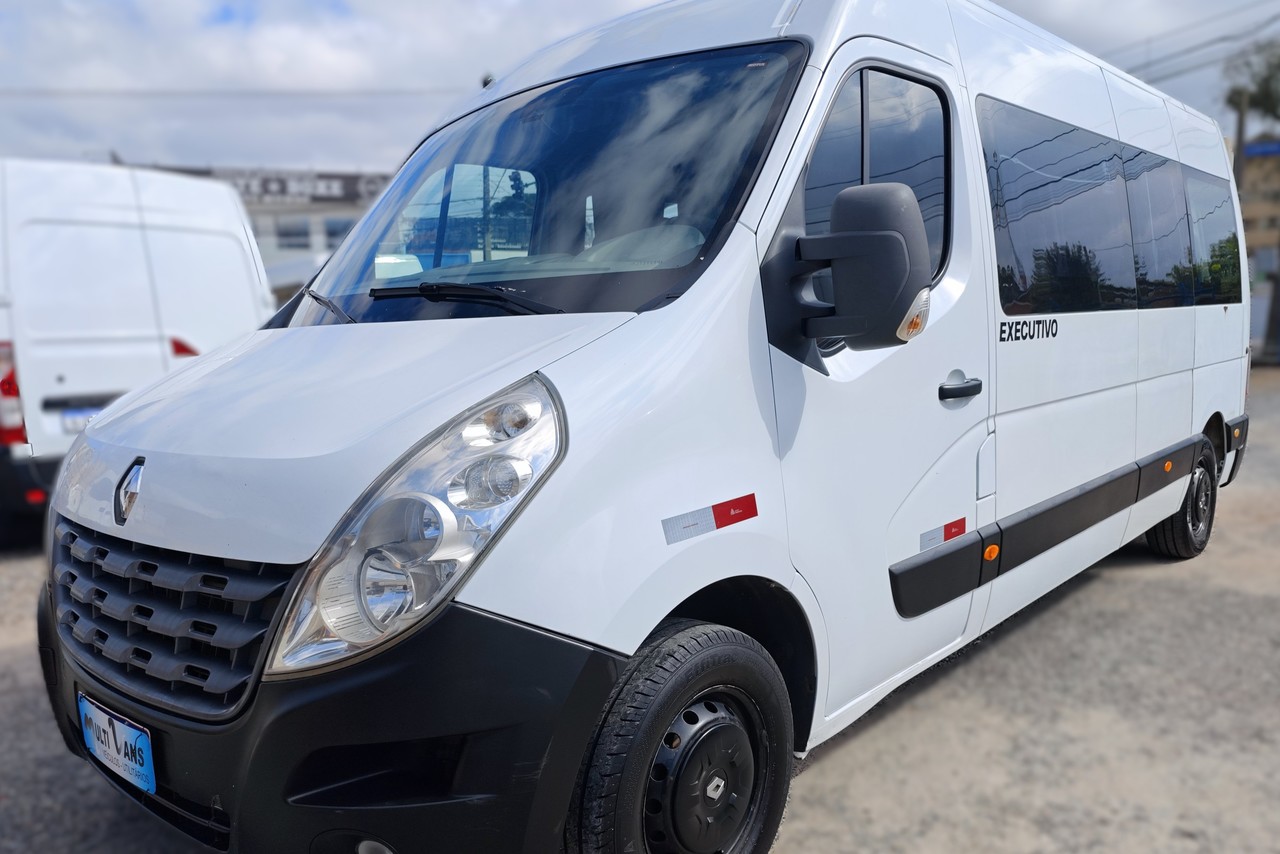 Renault Master Minibus - 14/15 13