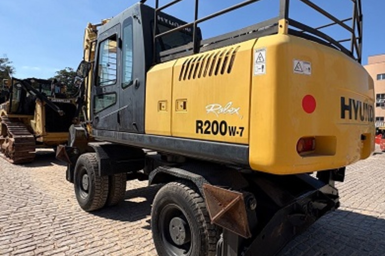 Hyundai  R200W - 10/10 2