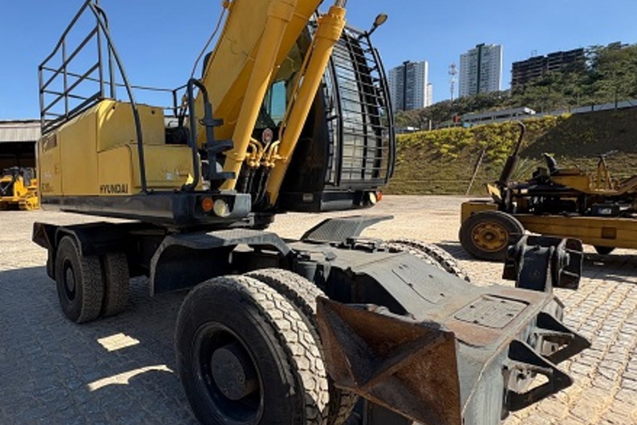 Hyundai  R200W - 10/10 4