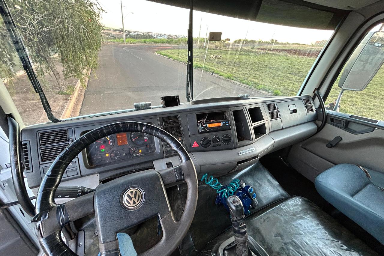 Volkswagen 26-260 E Constel. 6x4 - 10/11 9