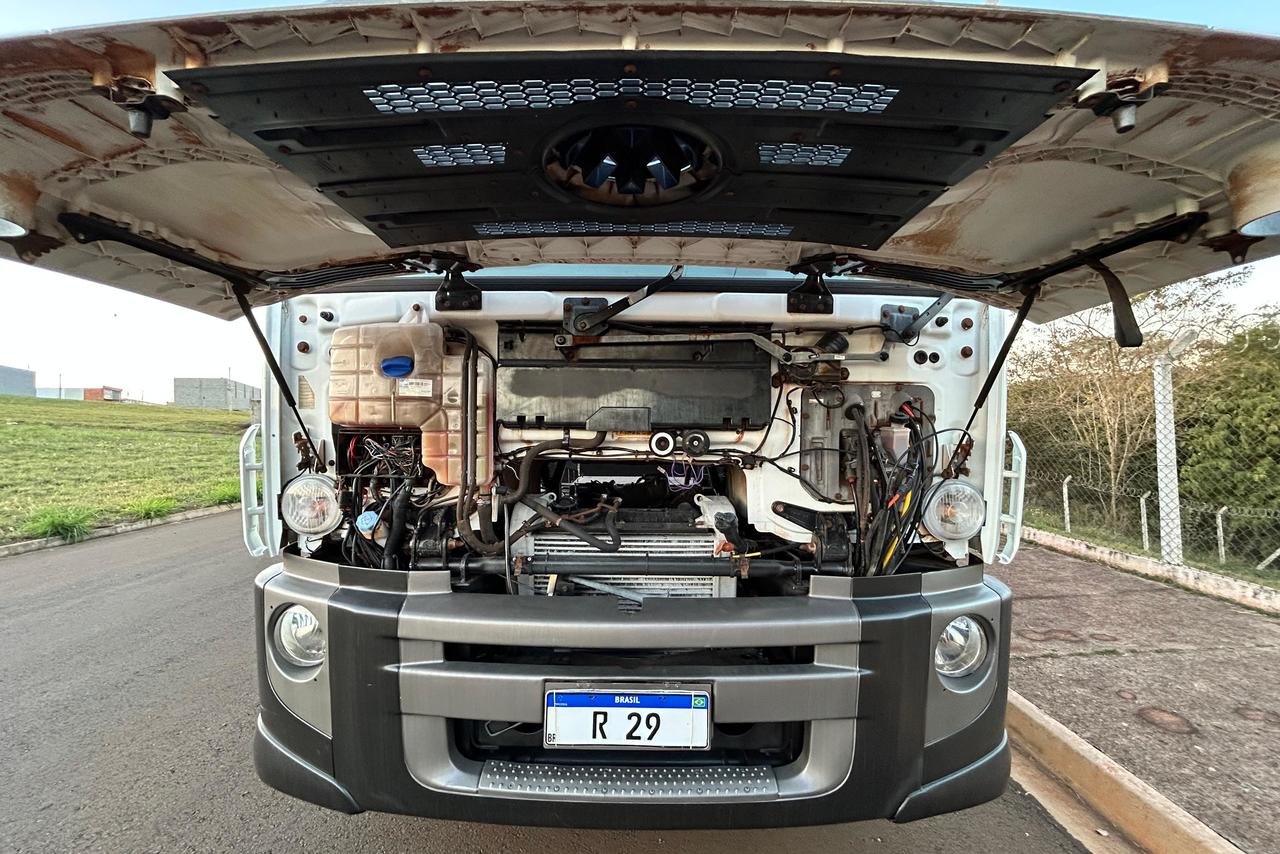 Volkswagen 26-260 E Constel. 6x4 - 10/11 12
