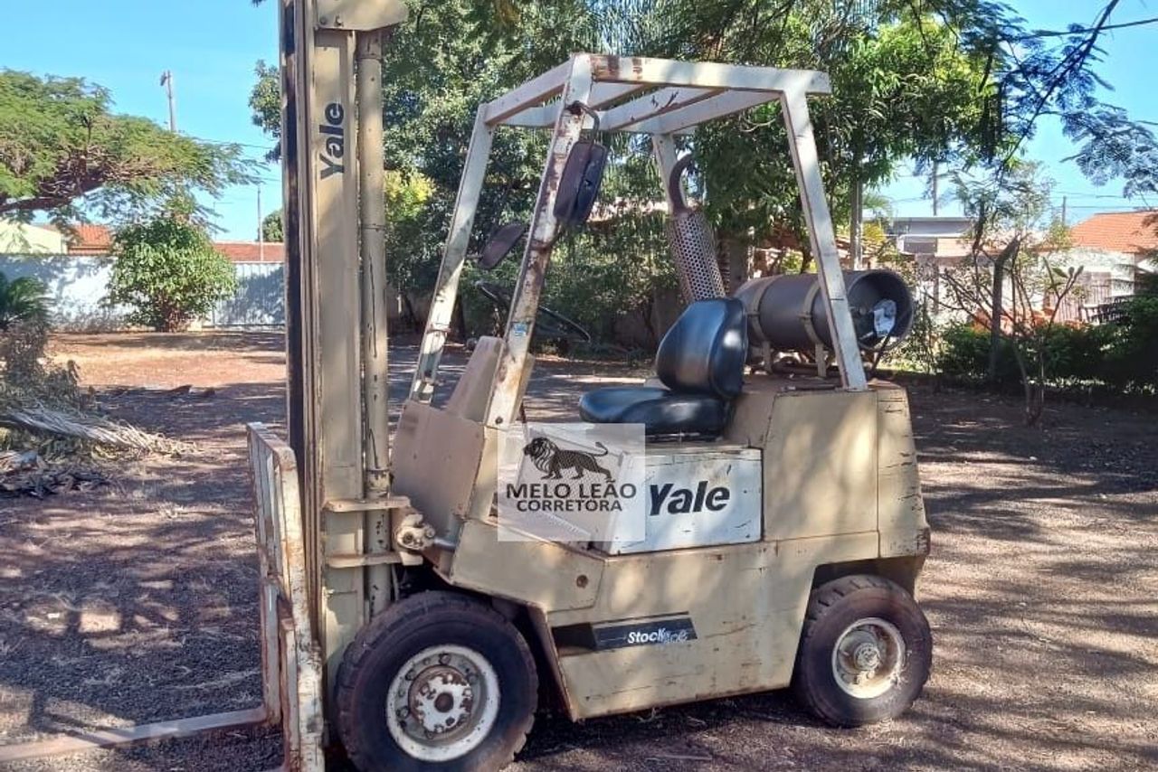 Yale Empilhadeira - 80/80 2