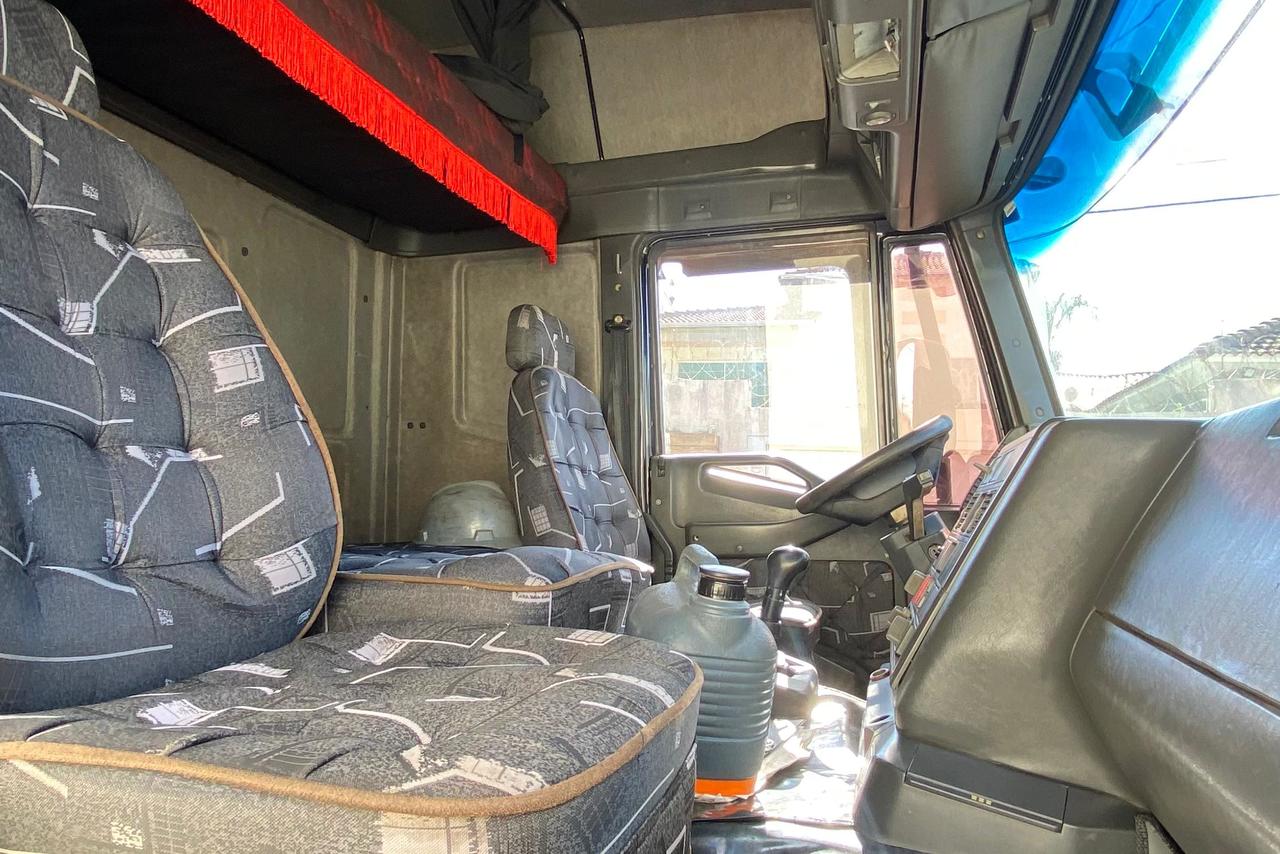 Iveco Stralis 380 - 05/06 9