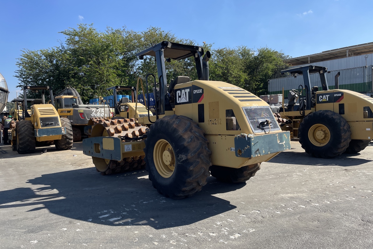 Caterpillar CP533E - 10/10 3
