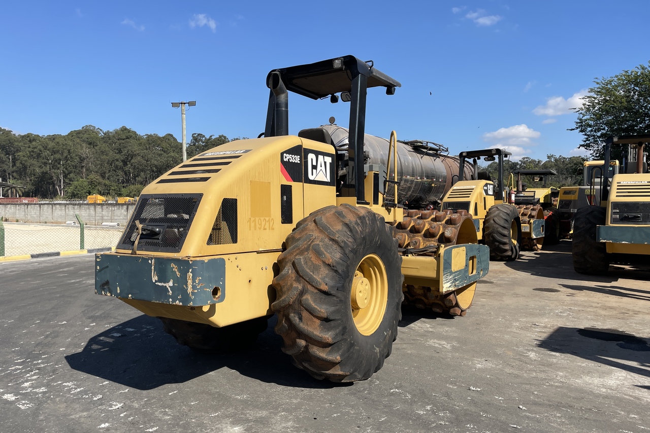 Caterpillar CP533E - 10/10 4