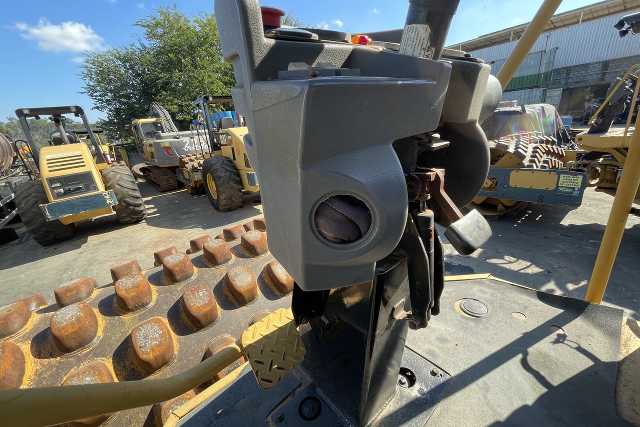 Caterpillar CP533E - 10/10 9