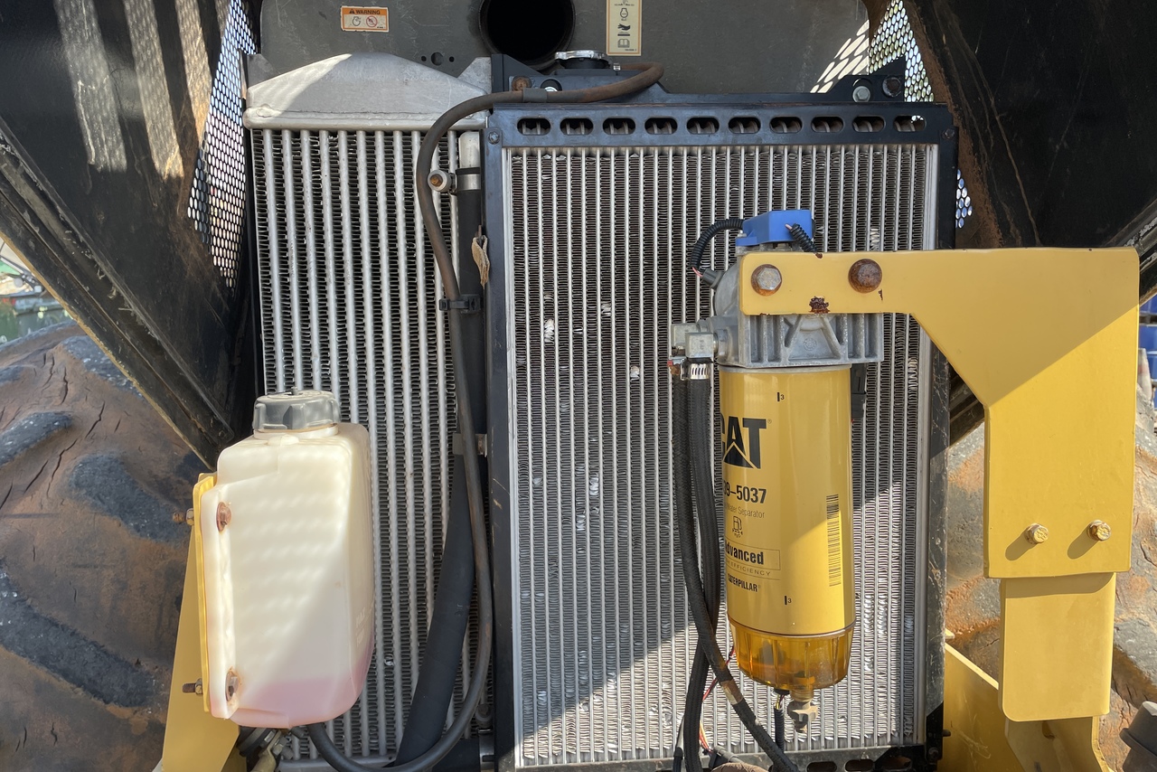 Caterpillar CP533E - 10/10 11