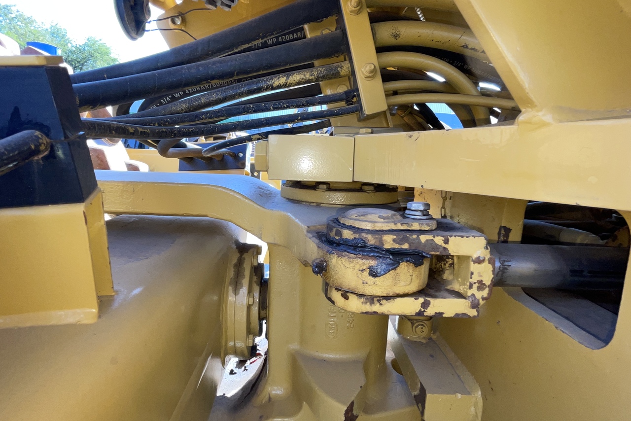 Caterpillar CP533E - 10/10 15