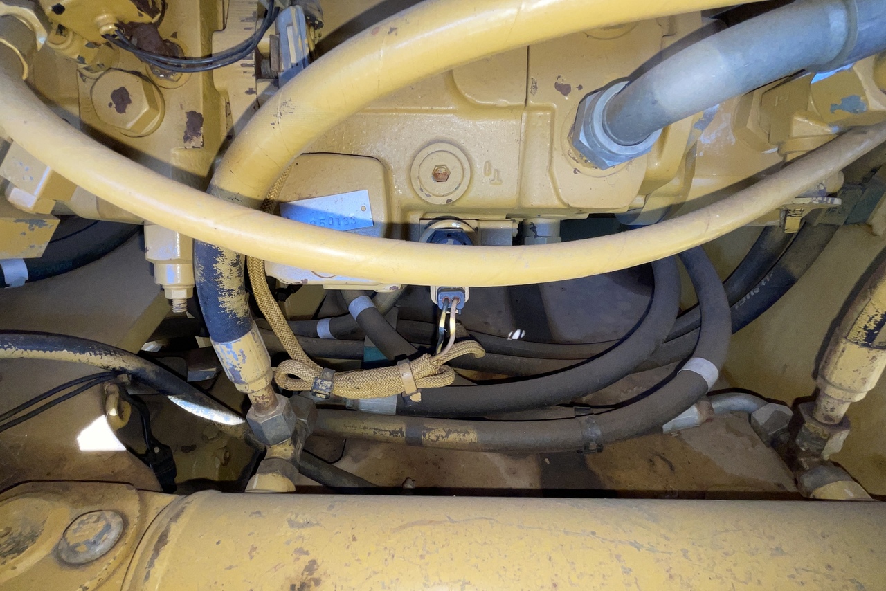 Caterpillar CP533E - 10/10 16
