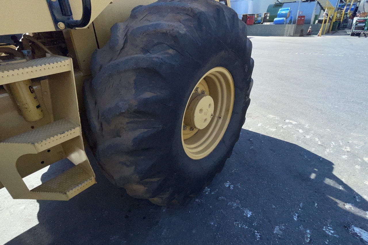 Caterpillar CP533E - 10/10 19