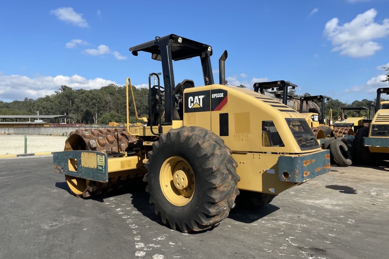 Caterpillar CP533E - 10/10 2
