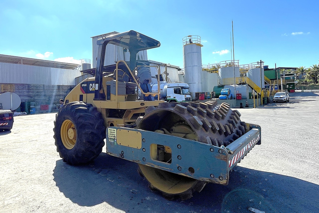 Caterpillar CP533E - 10/10 4