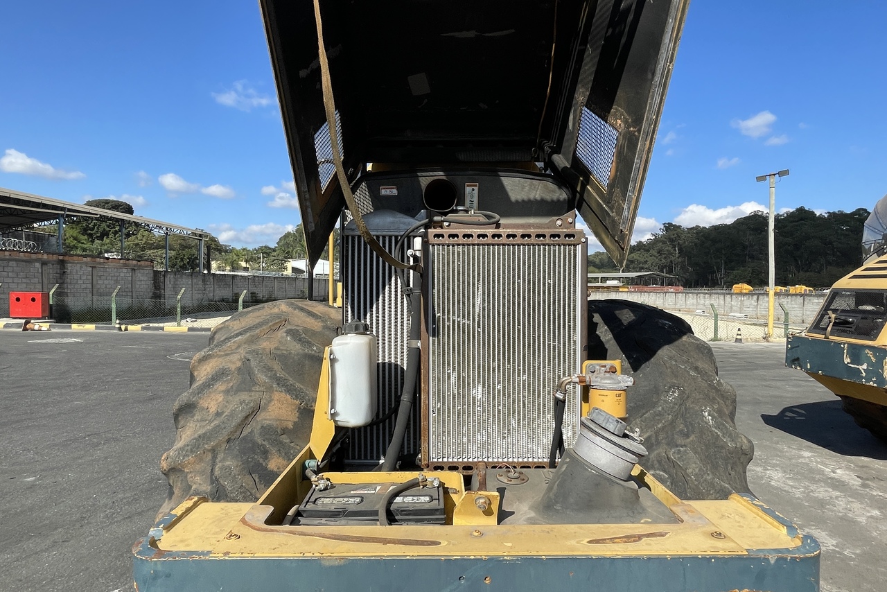 Caterpillar CP533E - 10/10 10