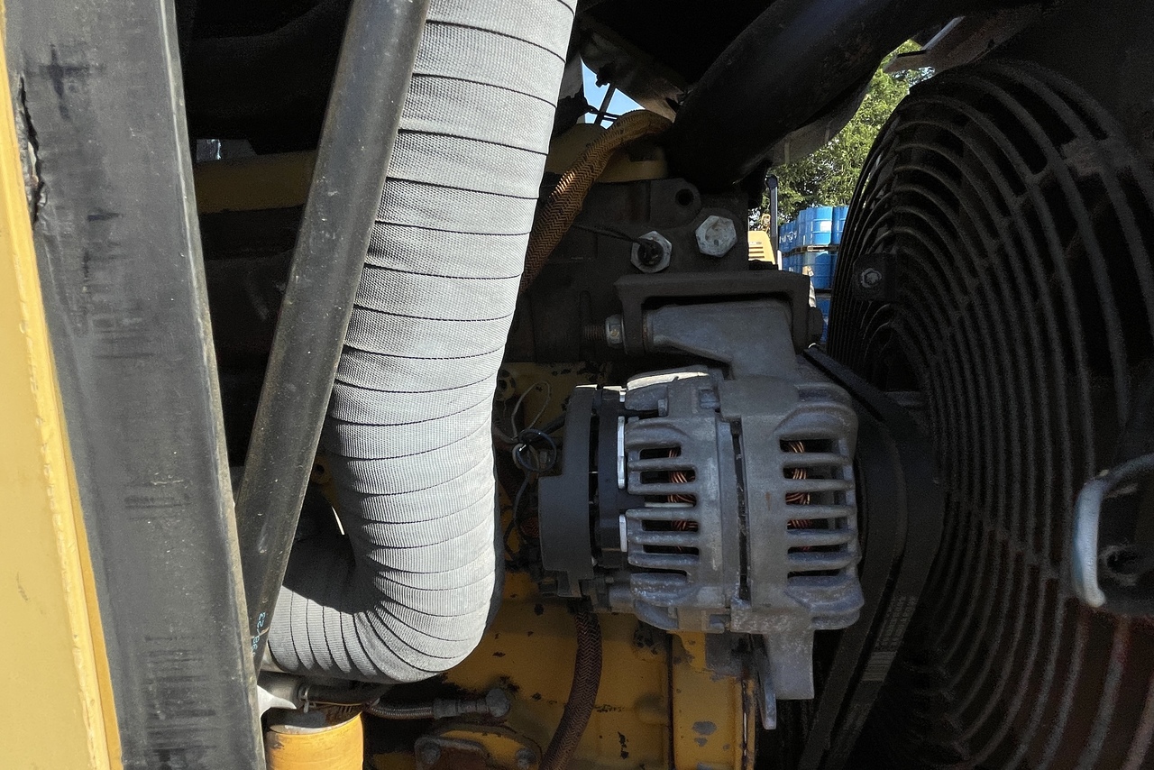 Caterpillar CP533E - 10/10 12