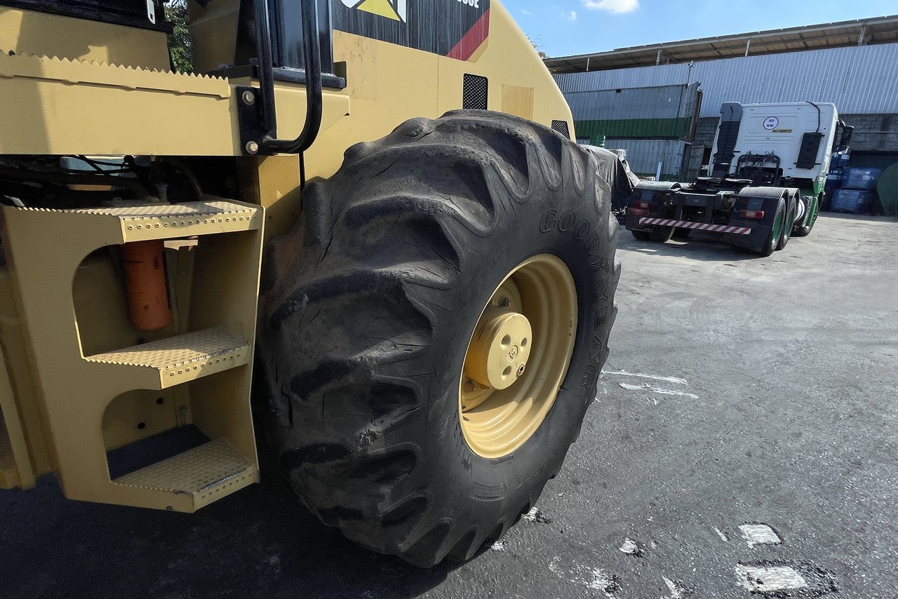 Caterpillar CP533E - 10/10 18