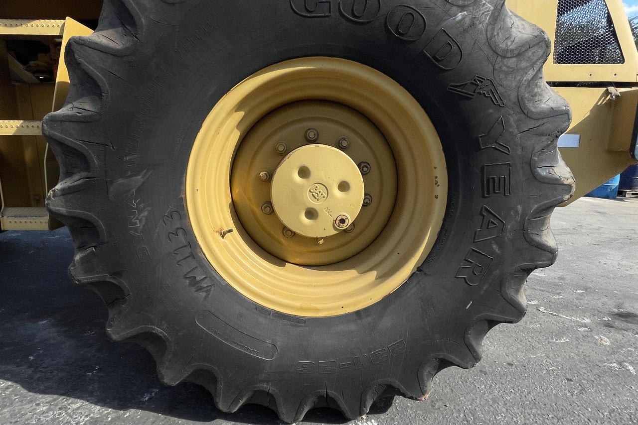 Caterpillar CP533E - 10/10 19