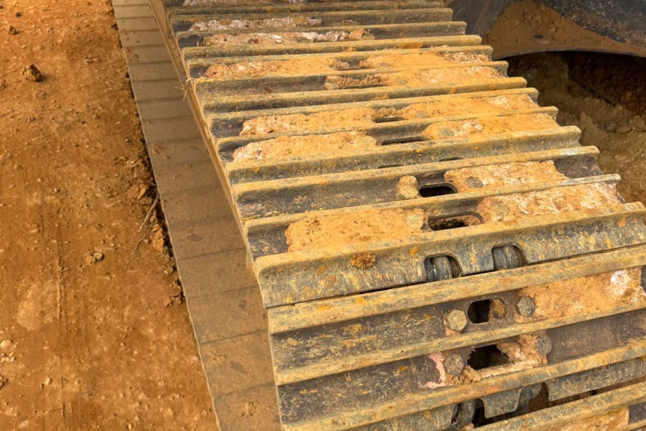 Komatsu PC210 - 20/20 6
