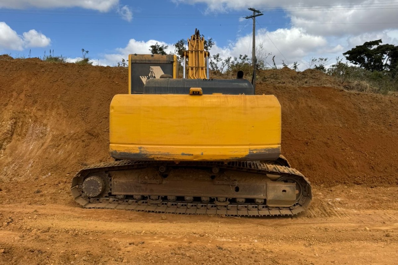 Komatsu PC210 - 20/20 8