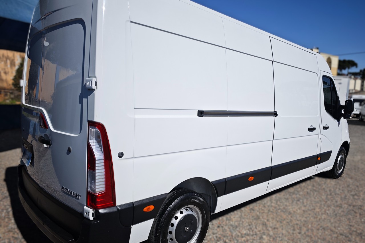 Renault Master Furgão - 17/18 6