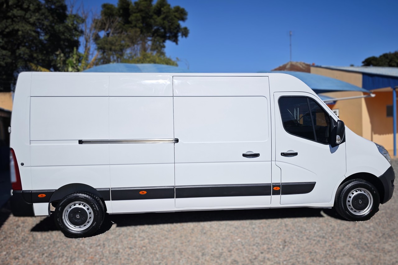 Renault Master Furgão - 17/18 11