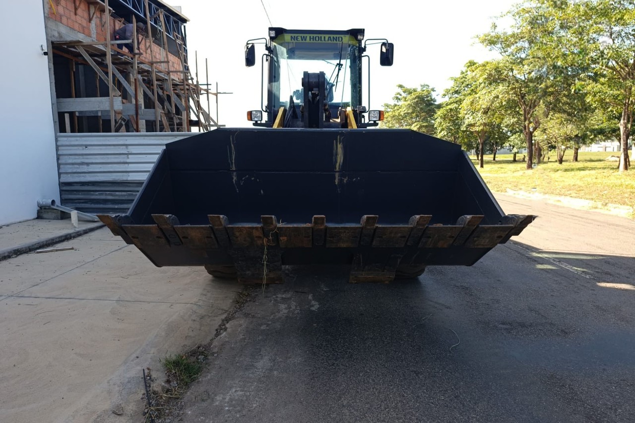 New Holland W170 - 24/24 5