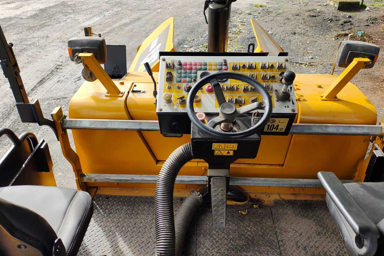 Caterpillar AP300 - 11/11 7