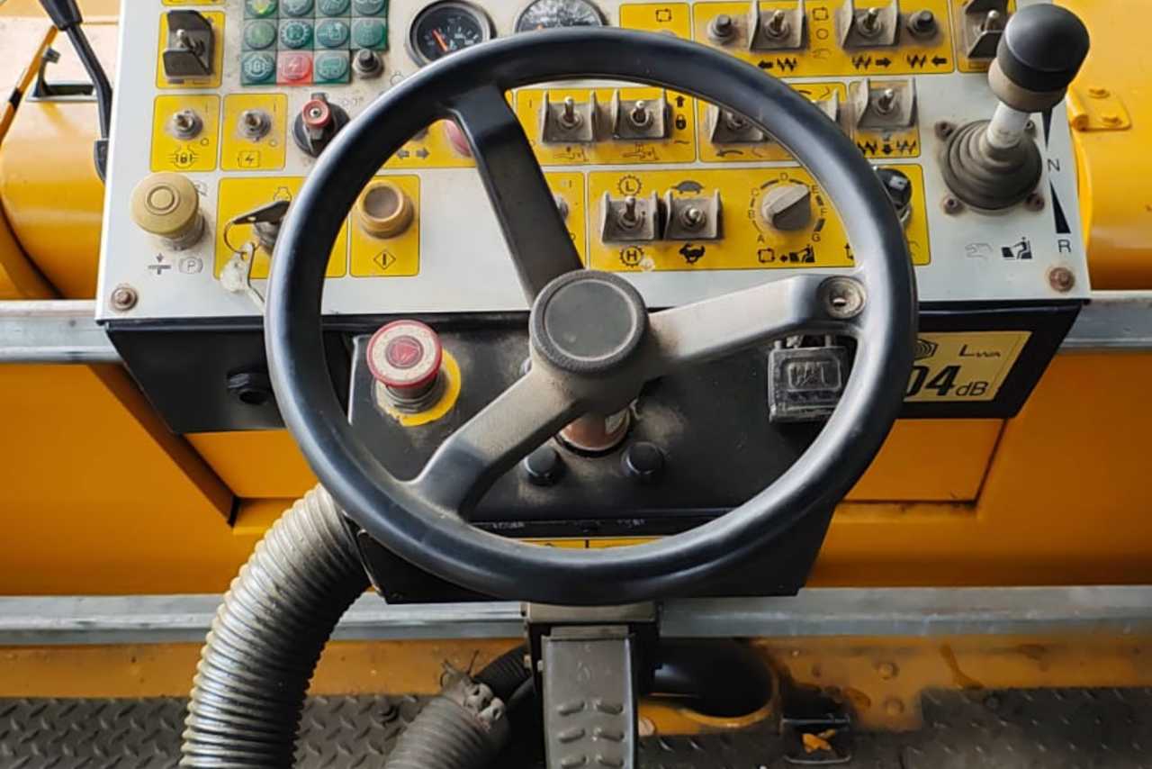 Caterpillar AP300 - 11/11 8