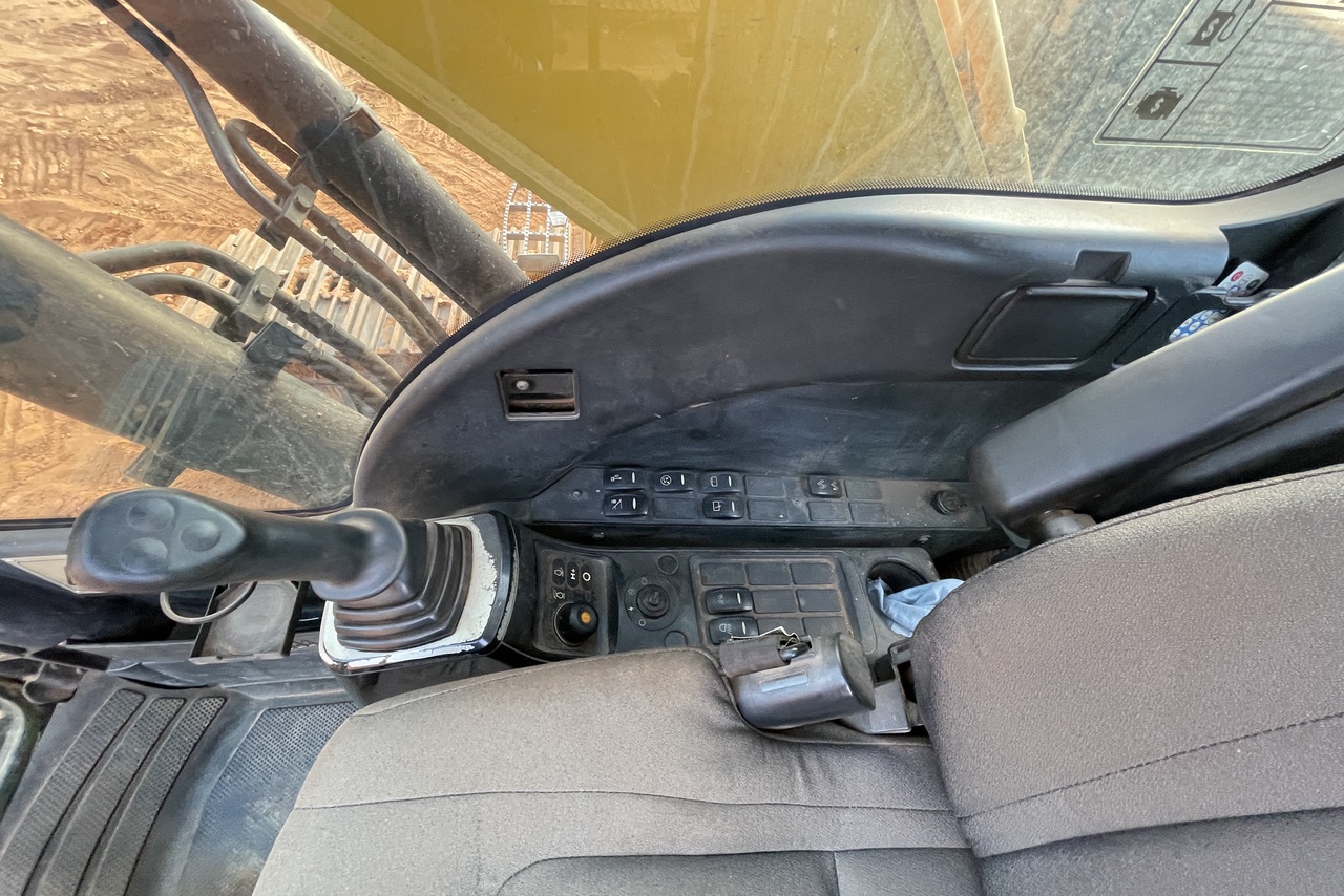 JCB JS220LC - 19/19 6