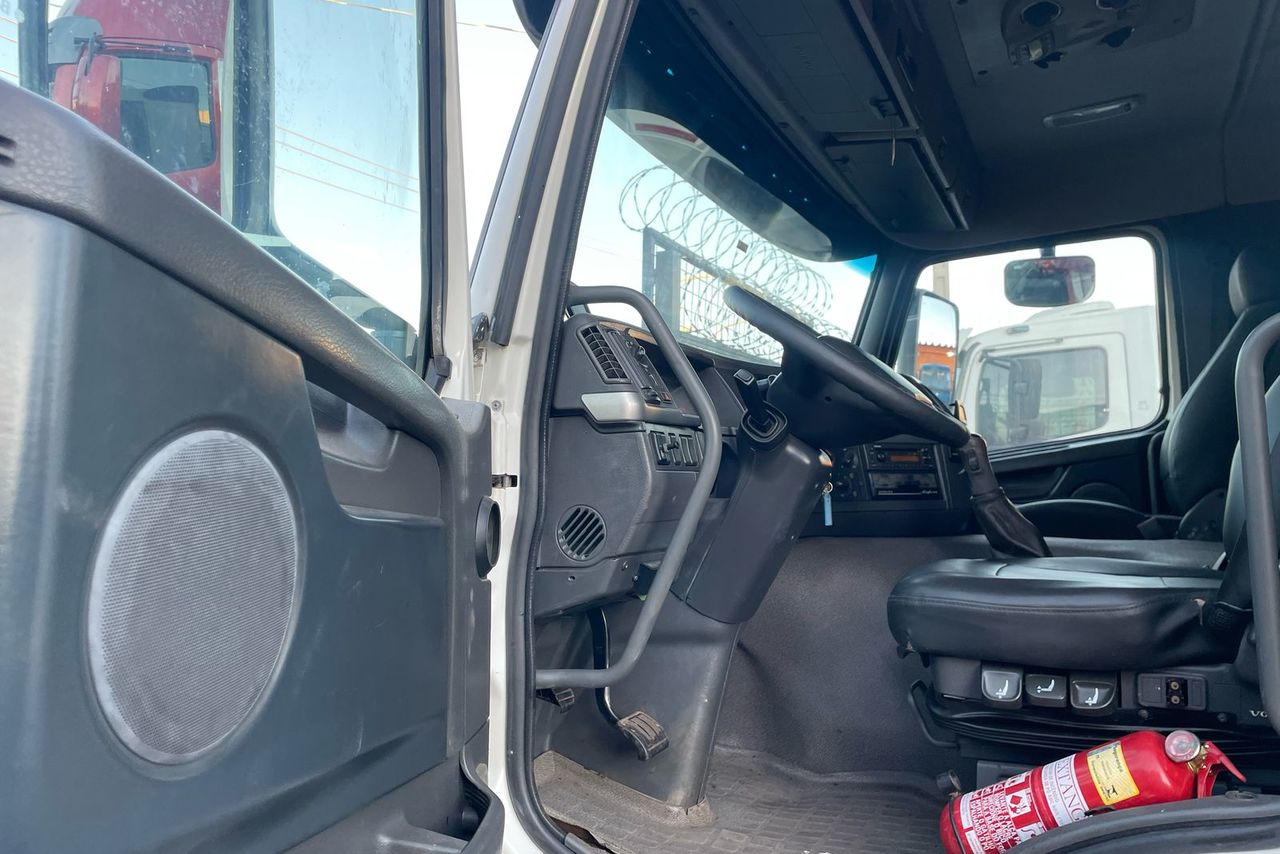 Volvo FM370 - 11/11 9