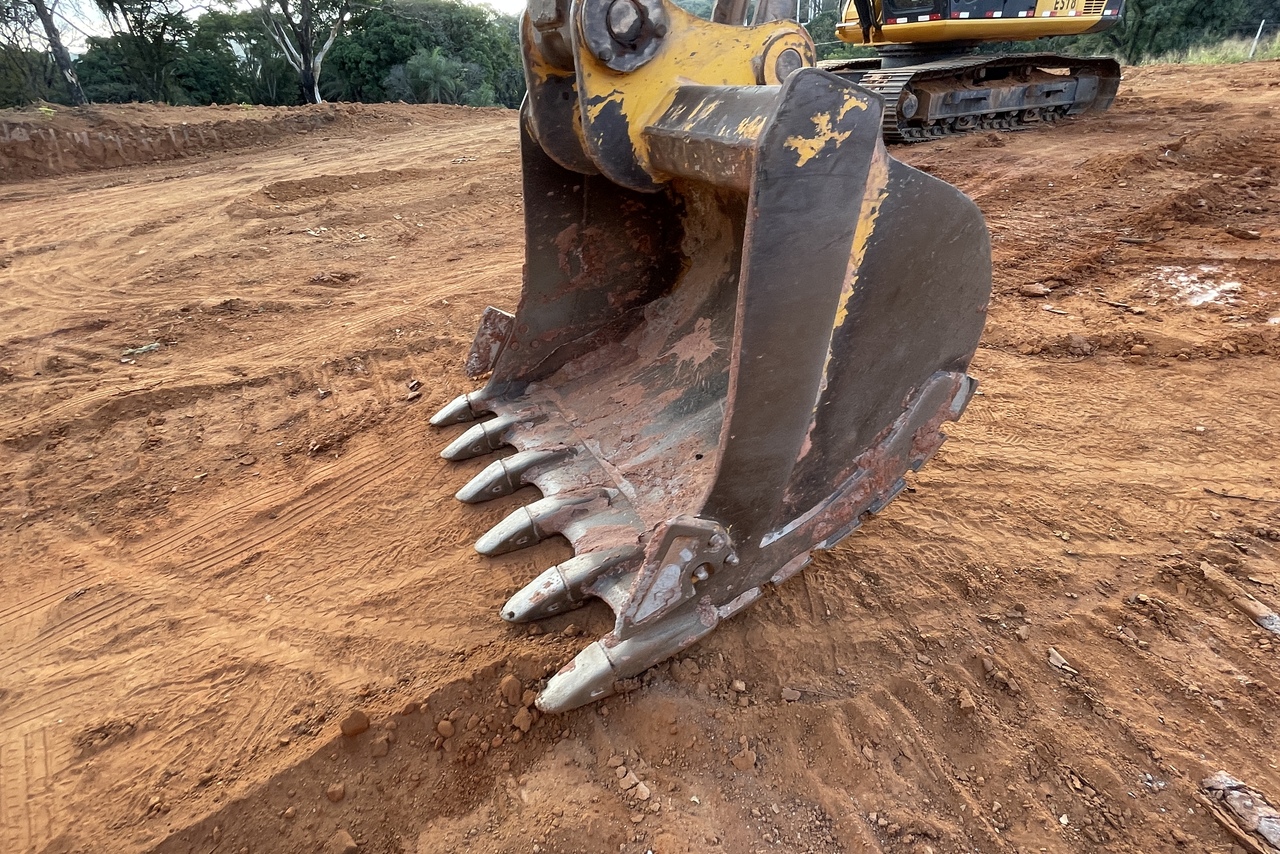 Case CX220 - 21/21 15