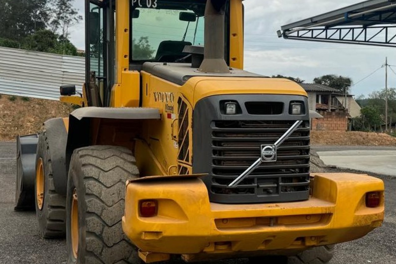 Volvo L120F - 11/11 2