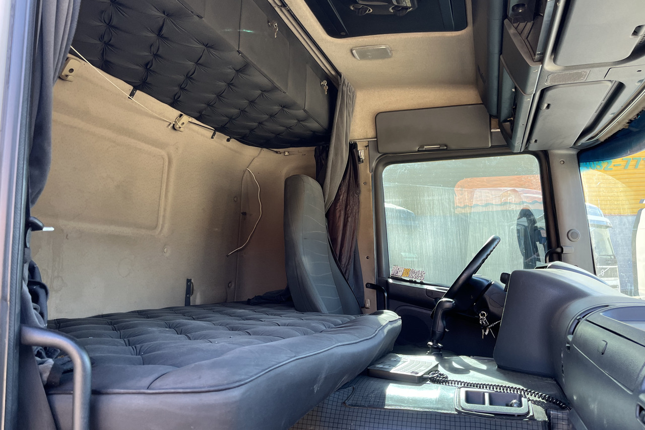 Scania 310 - 12/12 9