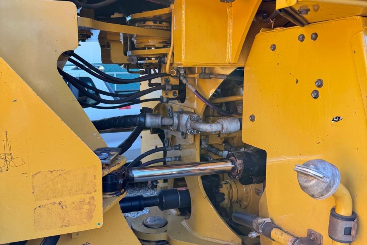 Caterpillar  966L - 21/21 3