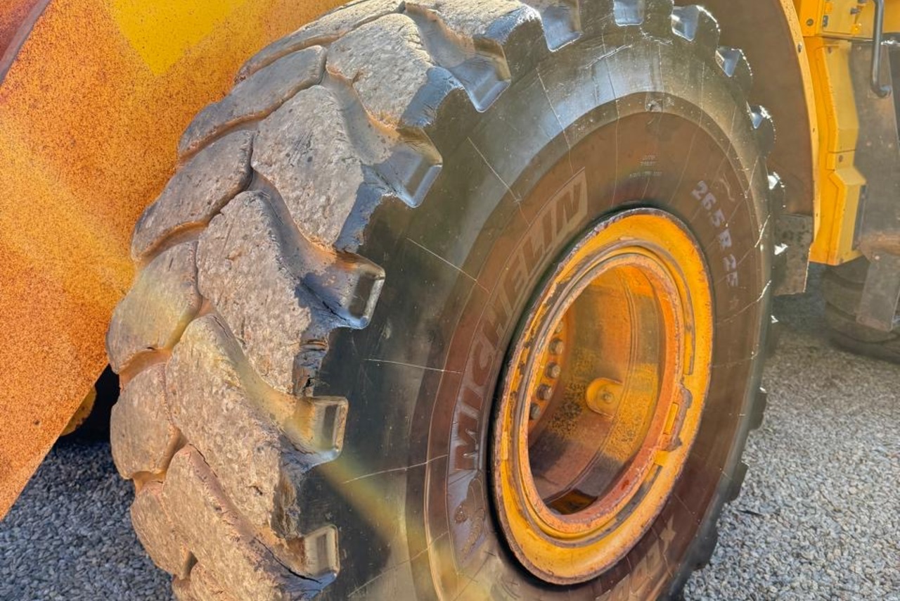 Caterpillar  966L - 21/21 5