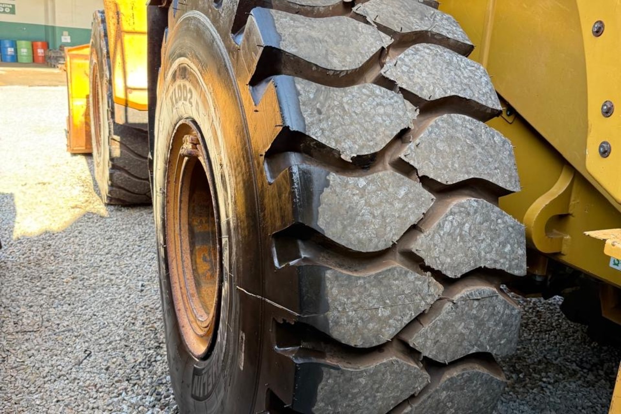 Caterpillar  966L - 21/21 7