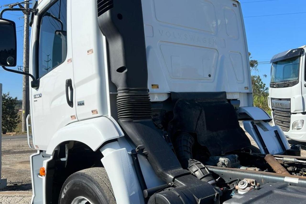 Volkswagen 17-230 E Constellation (DIESEL)(E5) - 20/20 2