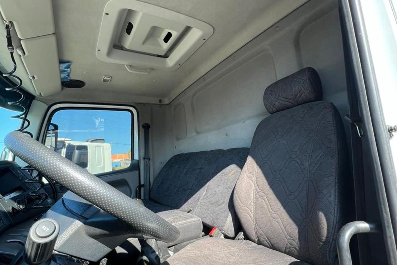 Volkswagen 17-230 E Constellation (DIESEL)(E5) - 20/20 4