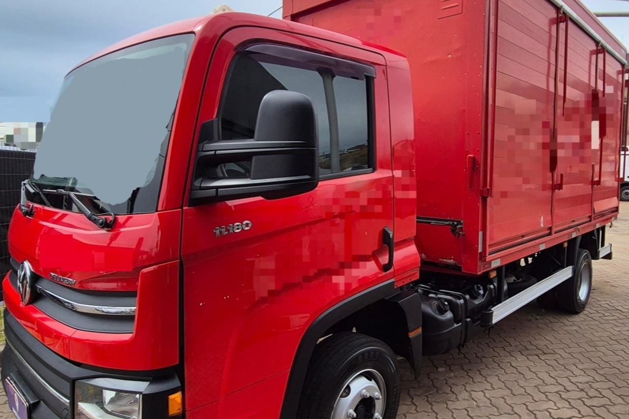 Volkswagen 11-180 Delivery - 18/19 1