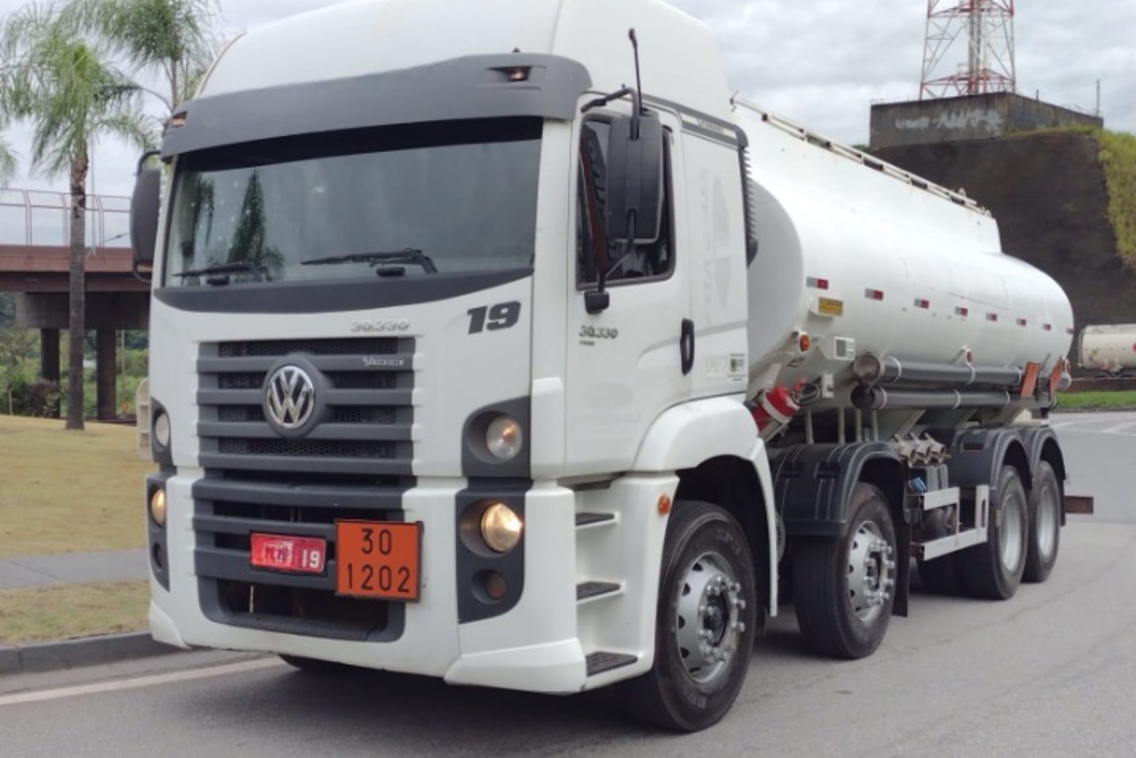 Volkswagen 30-330 Constellation 8x2 - 19/19 2